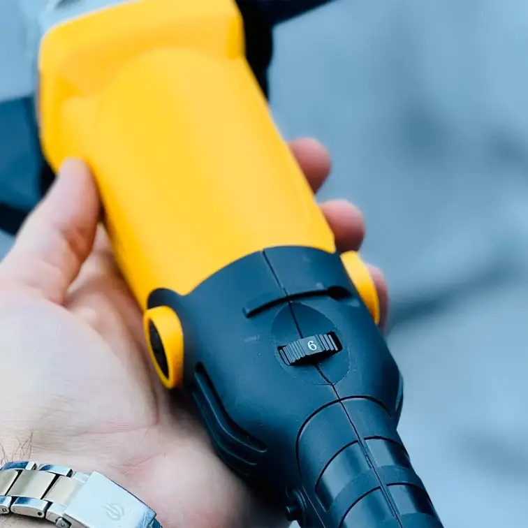 مینی فرز دسته بلند دیوالت مدل DWE8110S